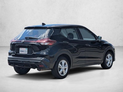 2022 Nissan Kicks S FWD