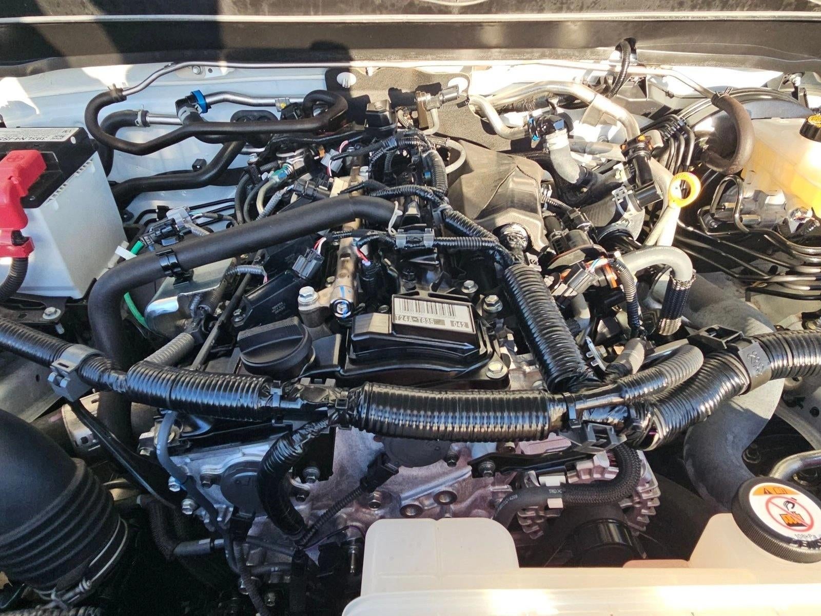 2025 Toyota Tacoma 2WD 2WD SR5 Double Cab 5' Bed AT (Natl)