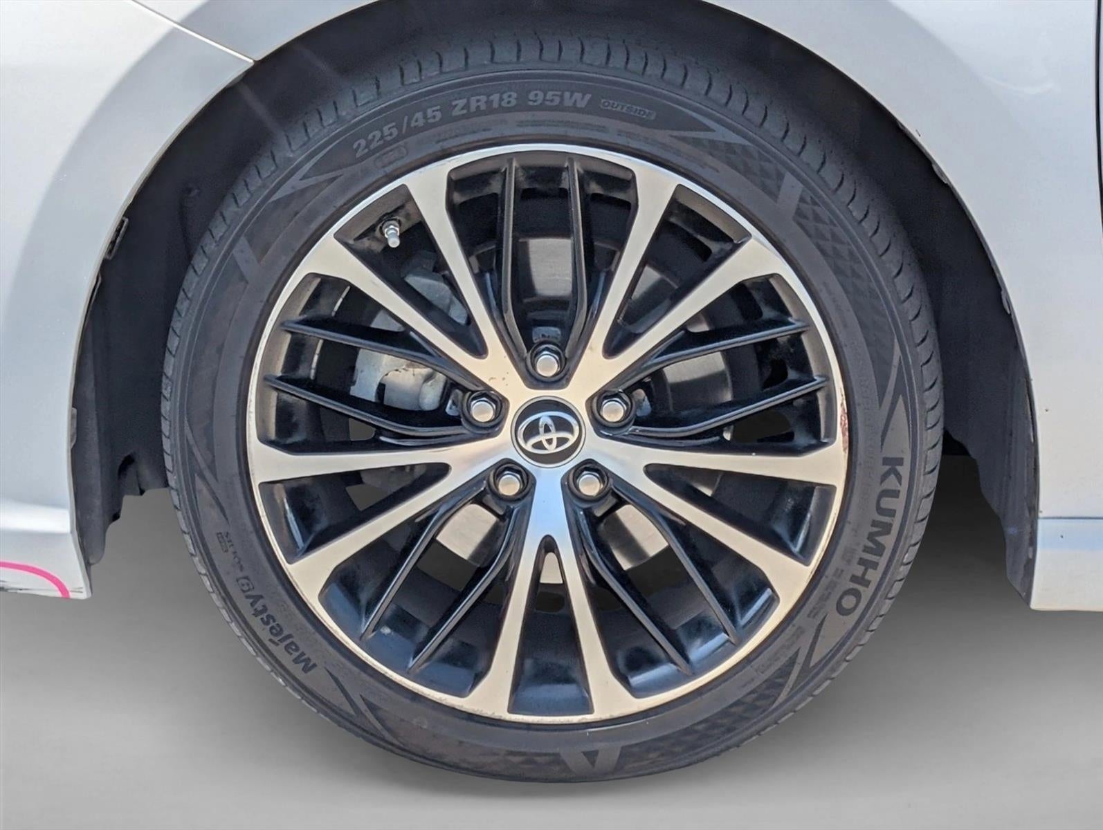2018 Toyota Camry SE Auto (SE)