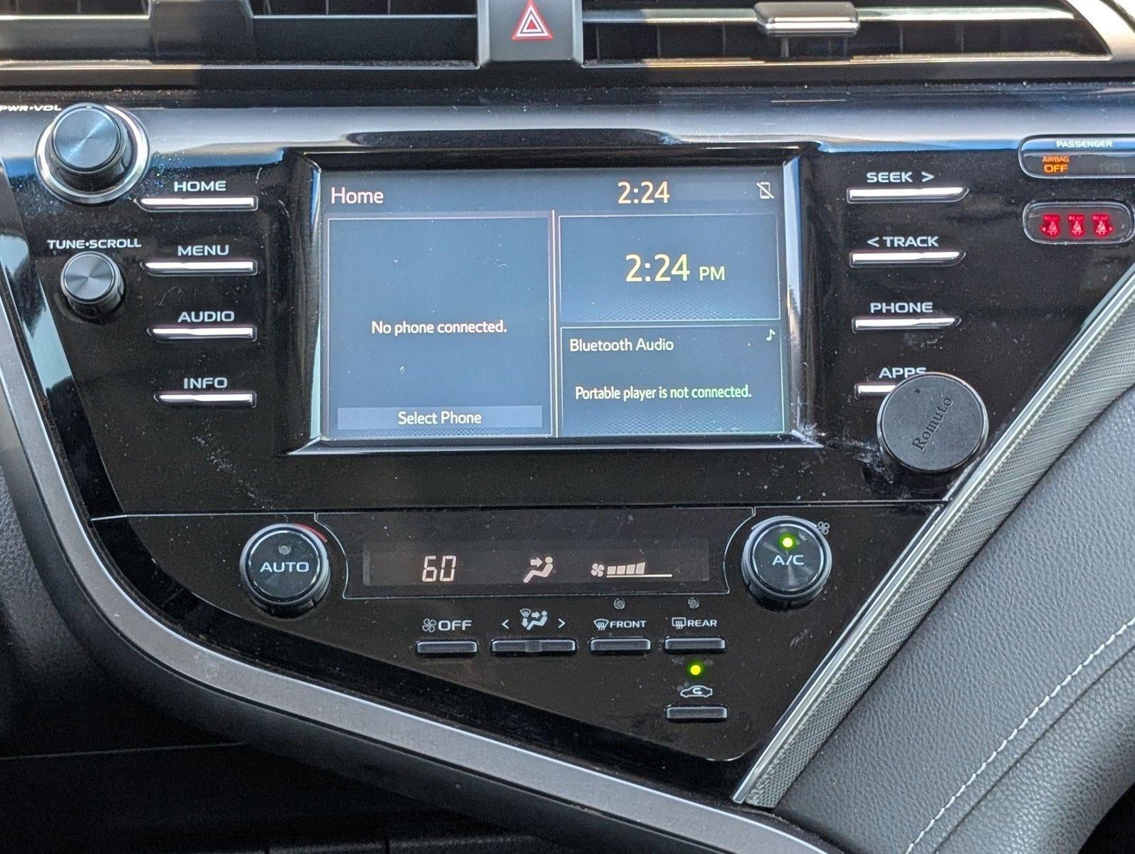 2018 Toyota Camry SE Auto (SE)