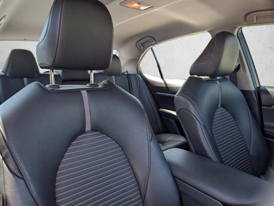2018 Toyota Camry SE Auto (SE)