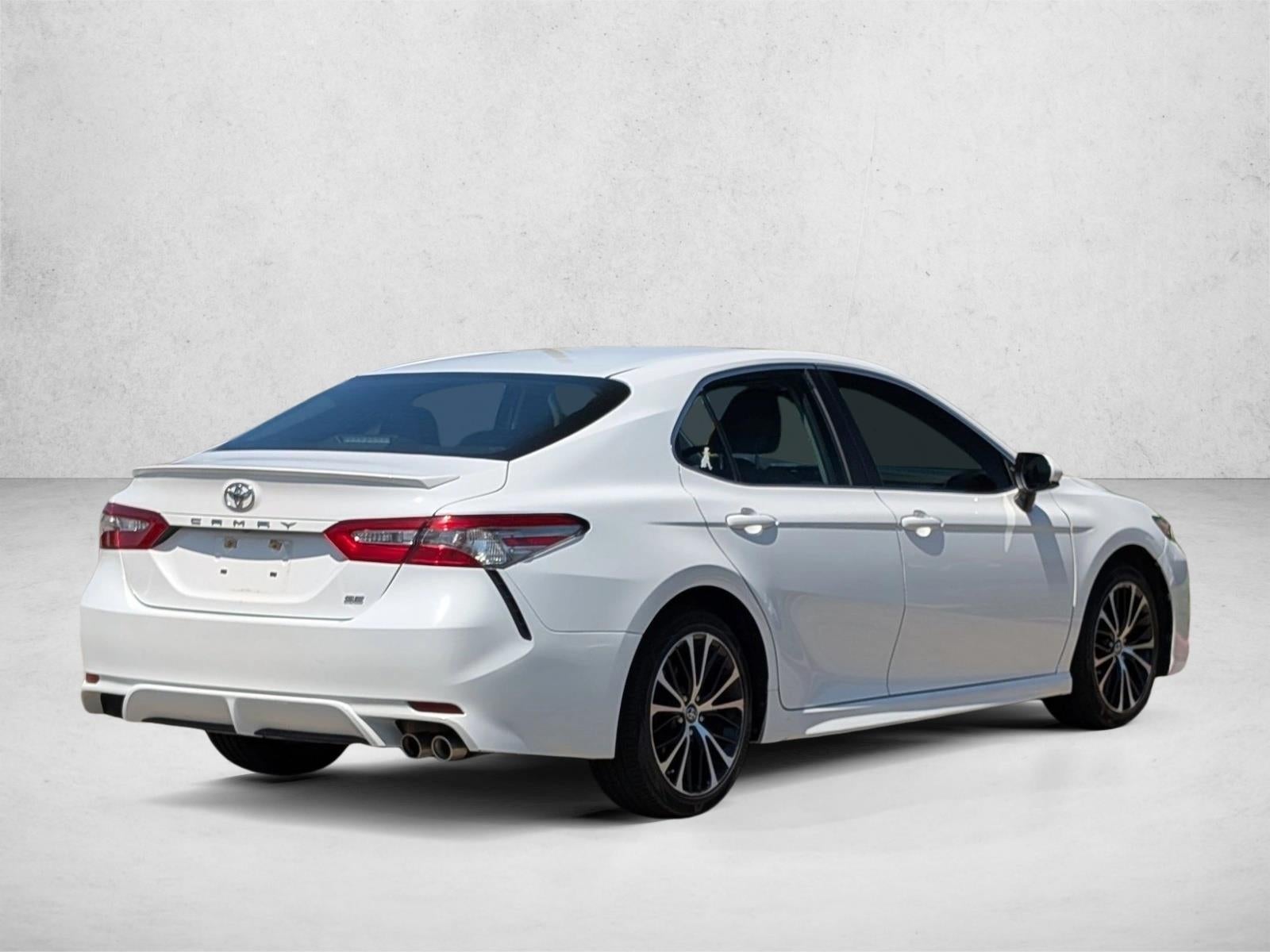 2018 Toyota Camry SE Auto (SE)