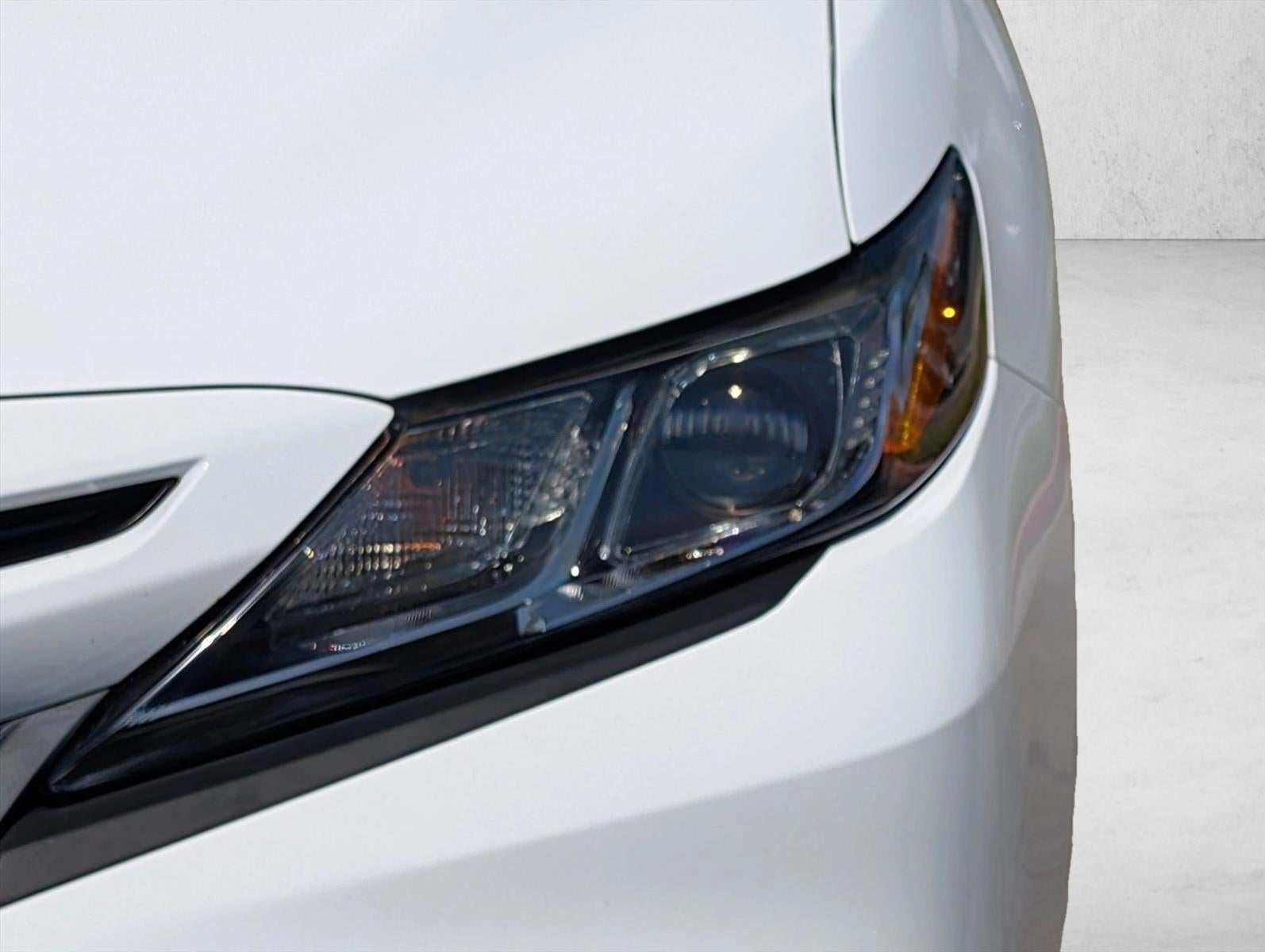 2018 Toyota Camry SE Auto (SE)