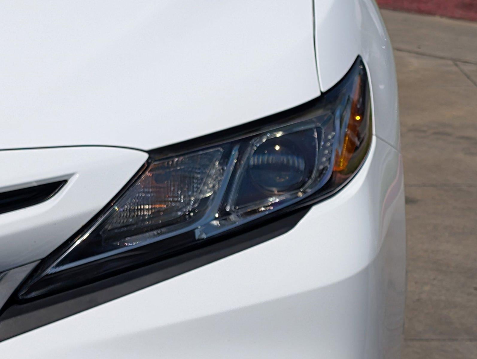 2018 Toyota Camry SE Auto (SE)