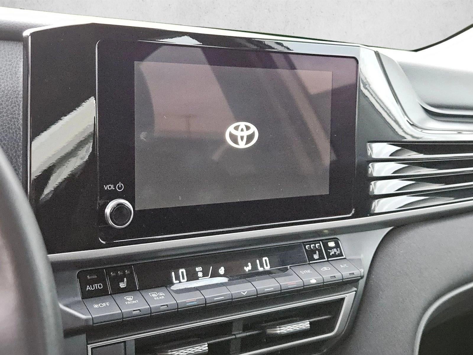 2025 Toyota Camry LE AWD (Natl)