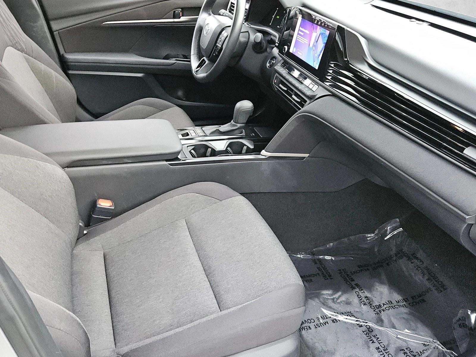 2025 Toyota Camry LE AWD (Natl)