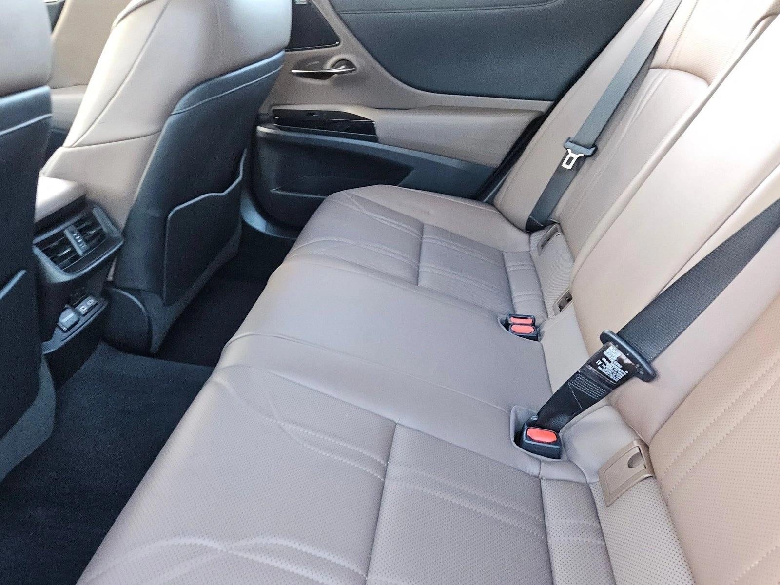 2022 Lexus ES 300h Luxury FWD