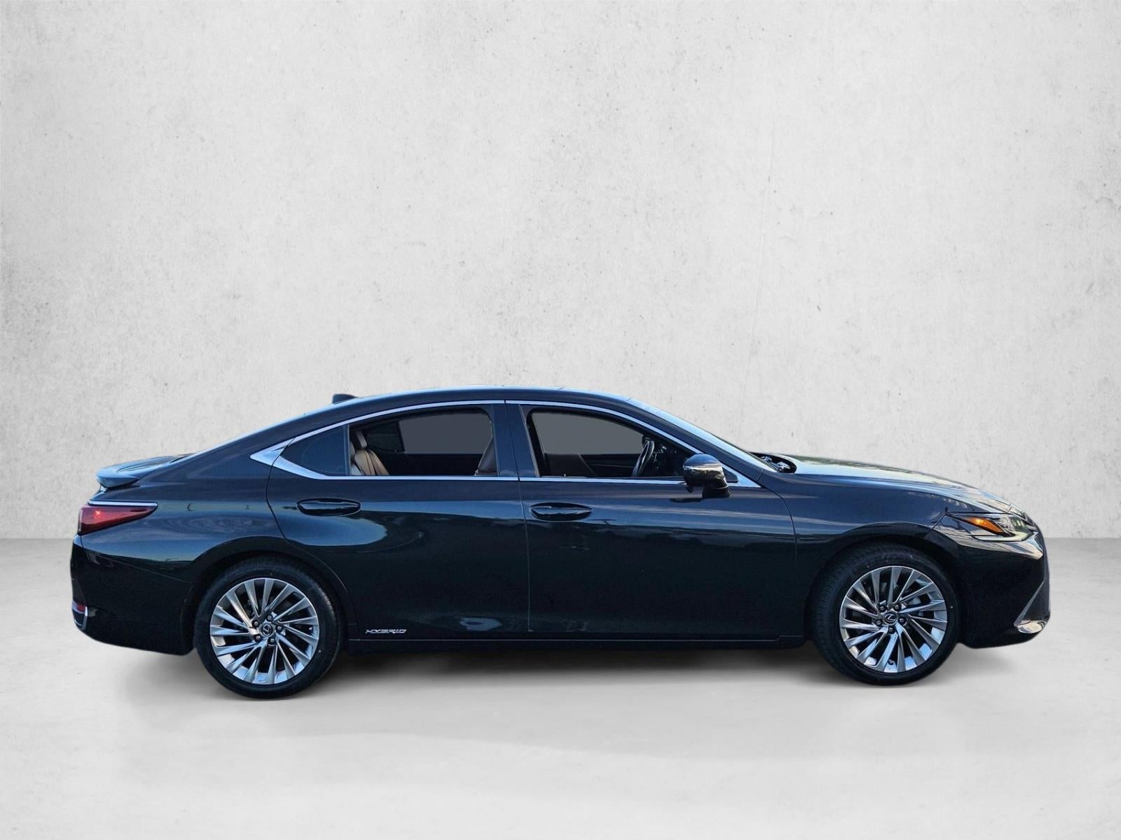 2022 Lexus ES 300h Luxury FWD