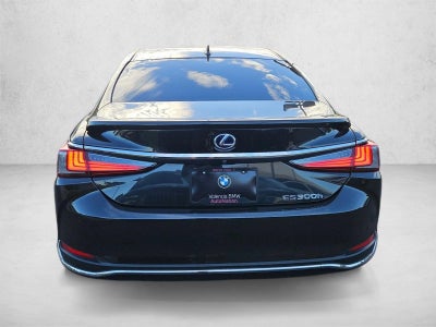 2022 Lexus ES 300h Luxury FWD
