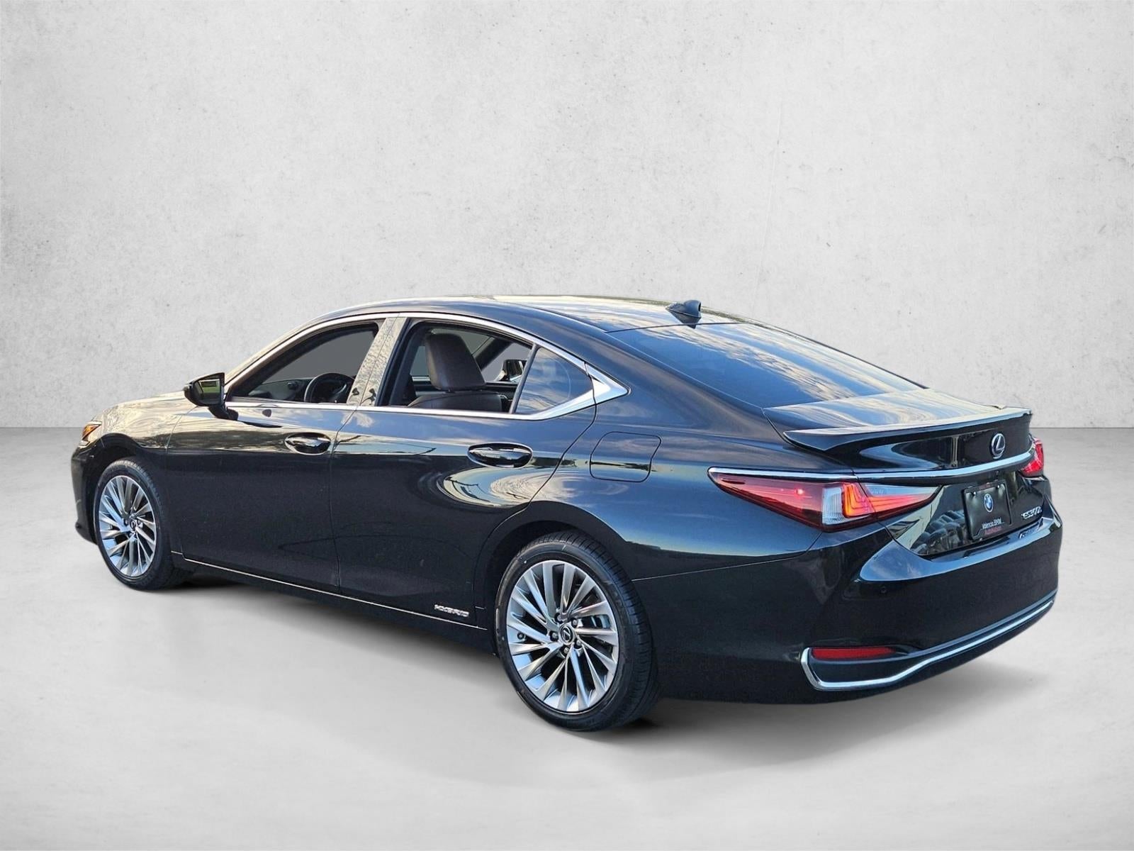 2022 Lexus ES 300h Luxury FWD