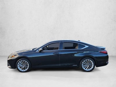 2022 Lexus ES 300h Luxury FWD