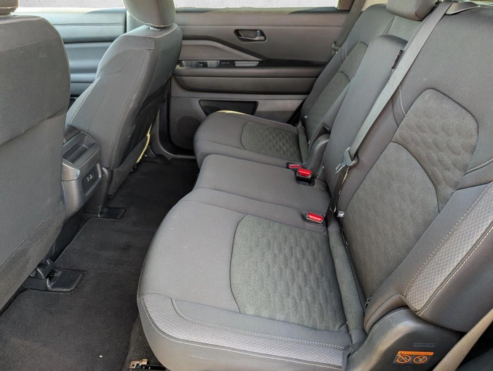 2024 Nissan Pathfinder S 2WD