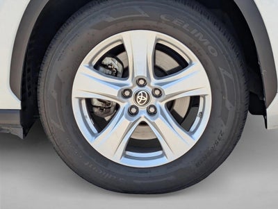 2024 Toyota Highlander LE FWD (GS)