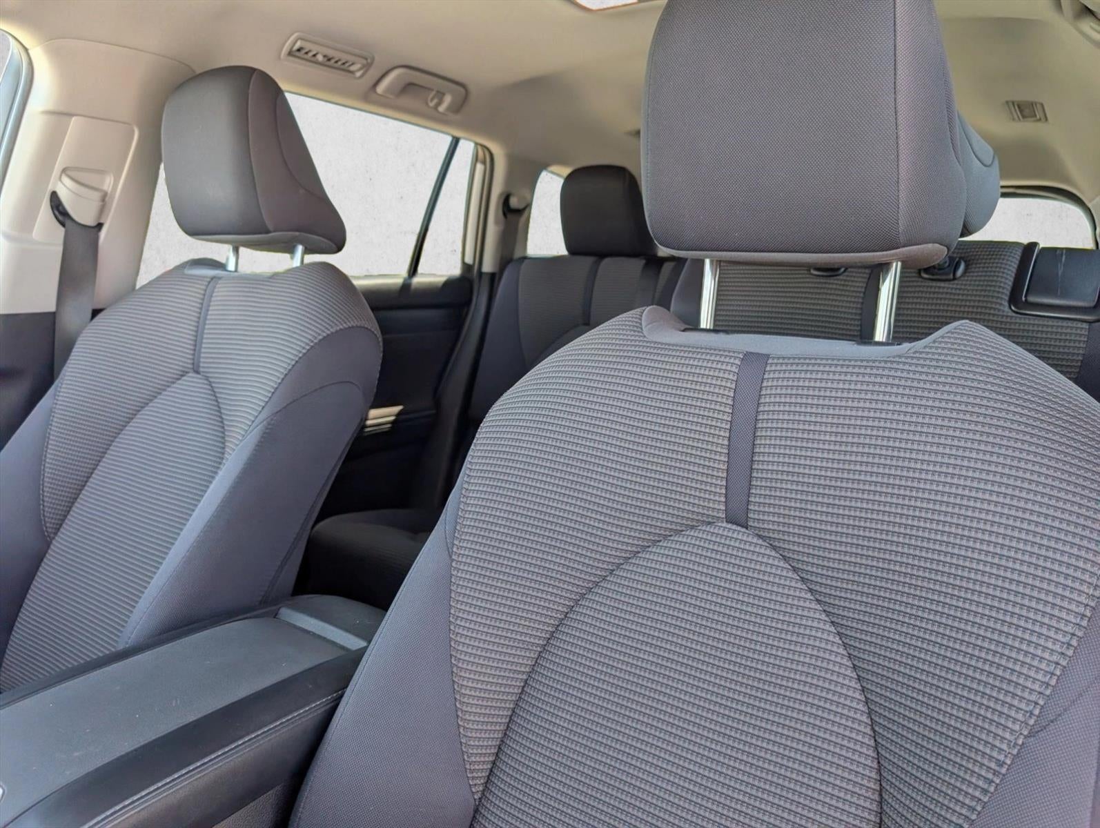 2024 Toyota Highlander LE FWD (GS)