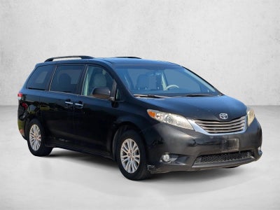 2013 Toyota Sienna 5dr 8-Pass Van V6 XLE FWD (Natl)