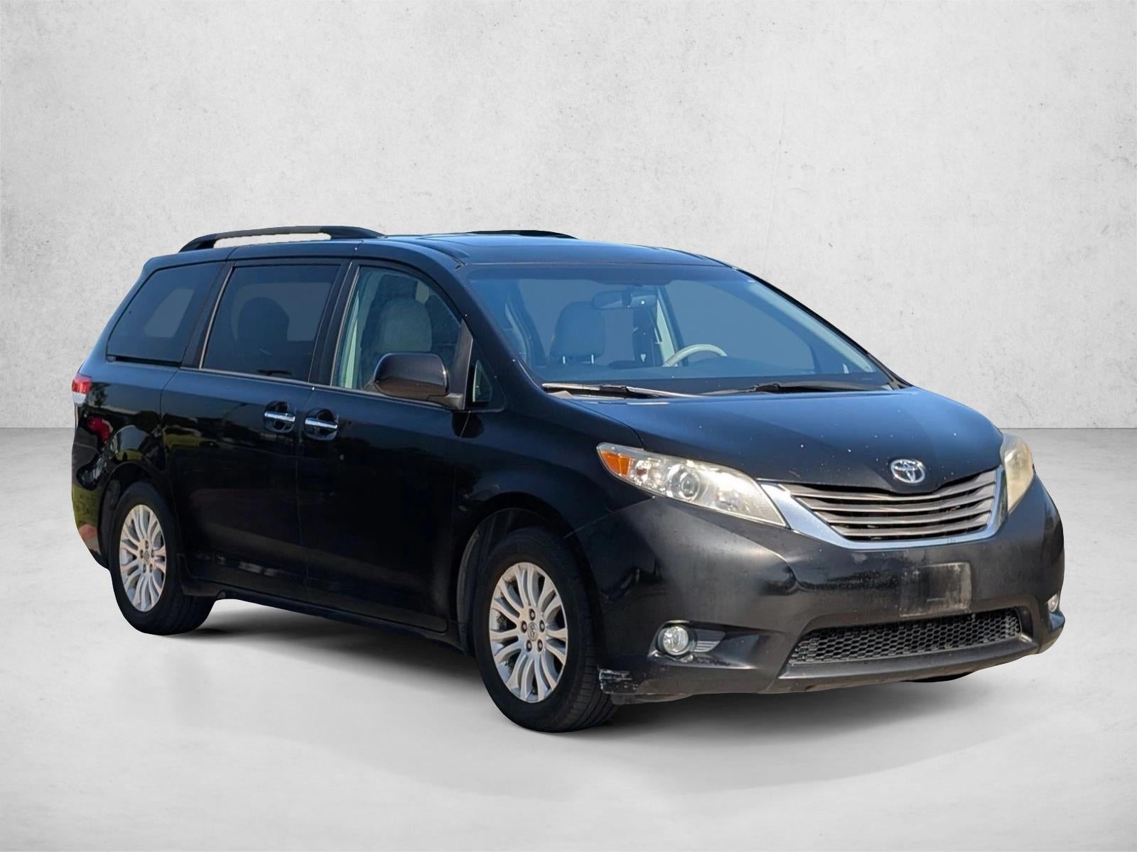 2013 Toyota Sienna 5dr 8-Pass Van V6 XLE FWD (Natl)