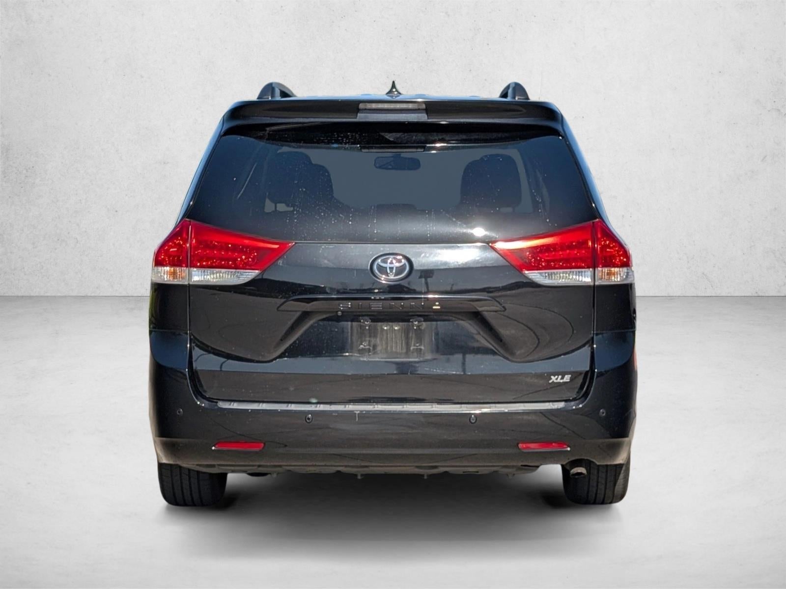 2013 Toyota Sienna 5dr 8-Pass Van V6 XLE FWD (Natl)