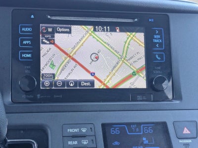 2017 Toyota Sienna XLE FWD 8-Passenger (Natl)