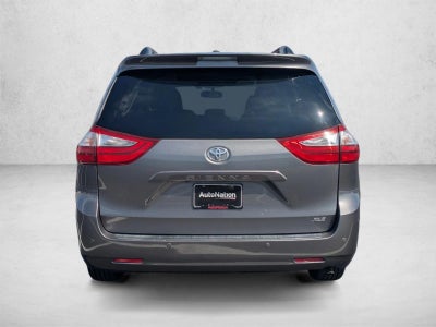 2017 Toyota Sienna XLE FWD 8-Passenger (Natl)