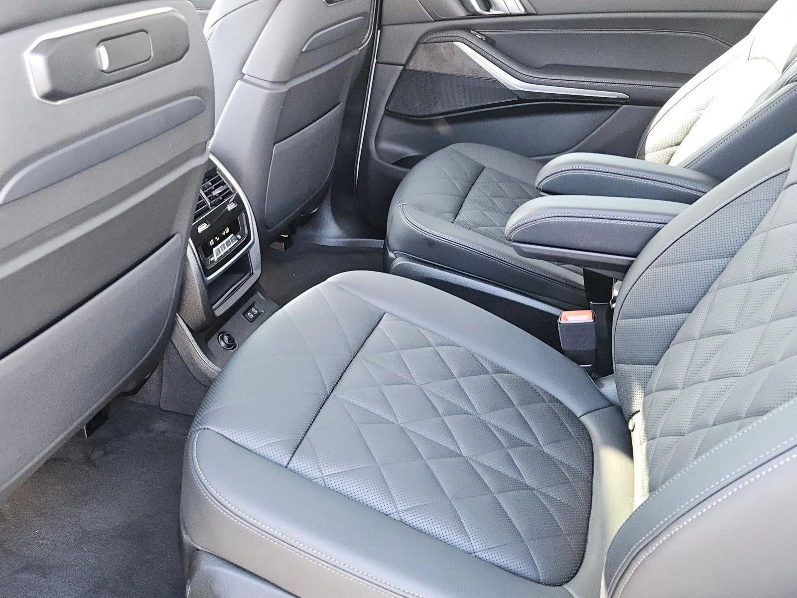 2026 BMW X7 xDrive40i Sports Activity Vehicle