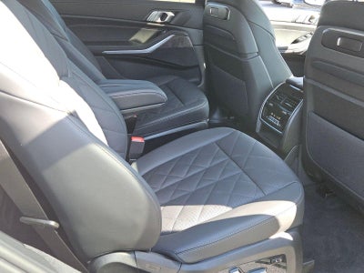 2026 BMW X7 xDrive40i Sports Activity Vehicle