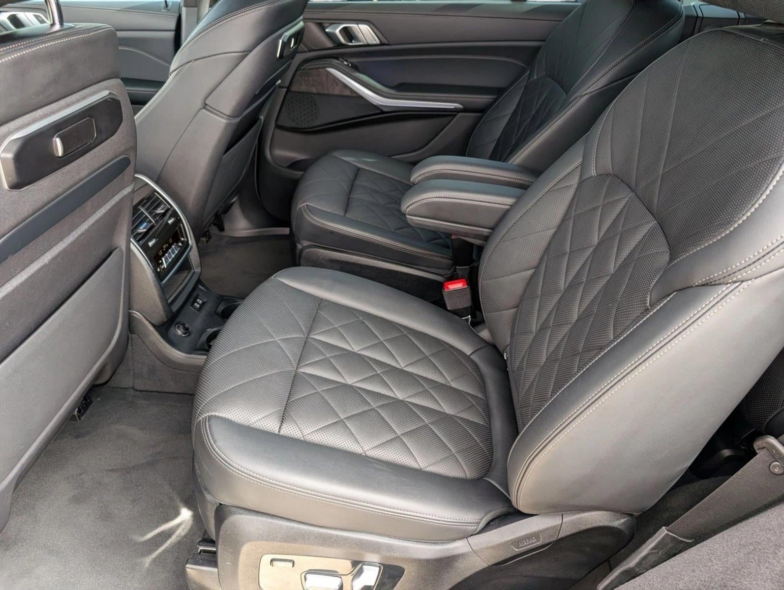 2023 BMW X7 xDrive40i Sports Activity Vehicle