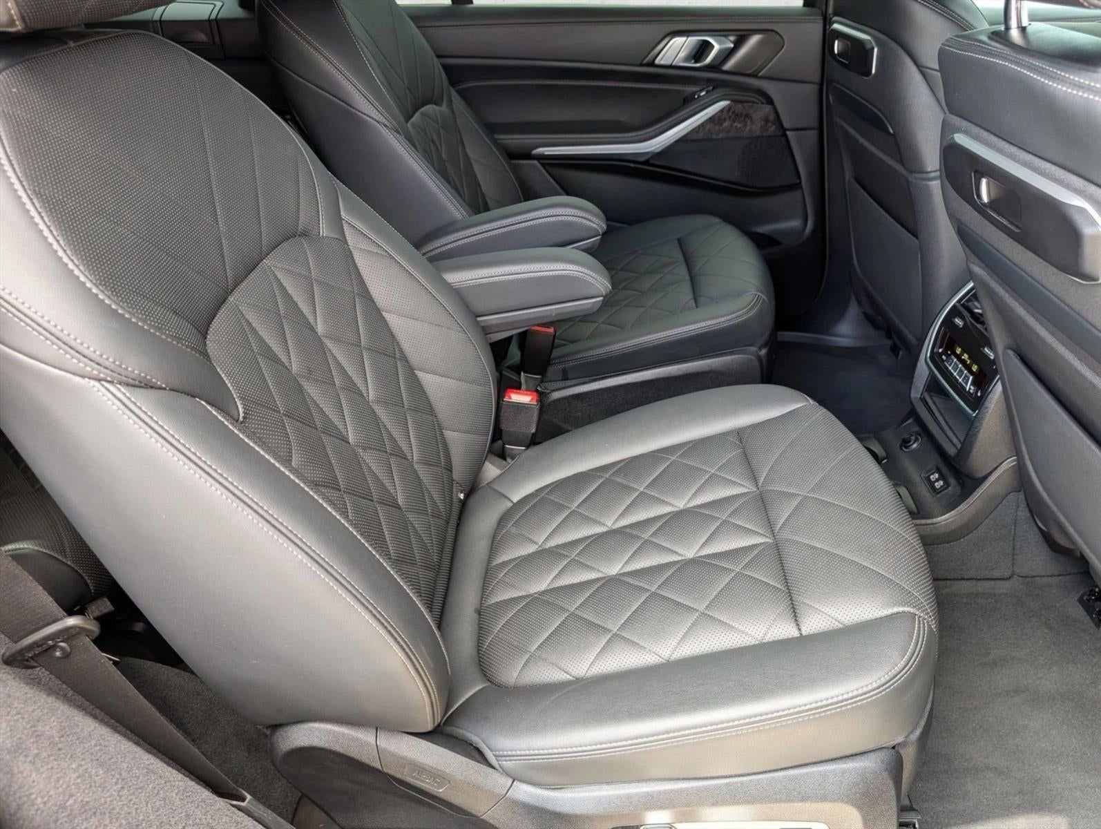 2023 BMW X7 xDrive40i Sports Activity Vehicle
