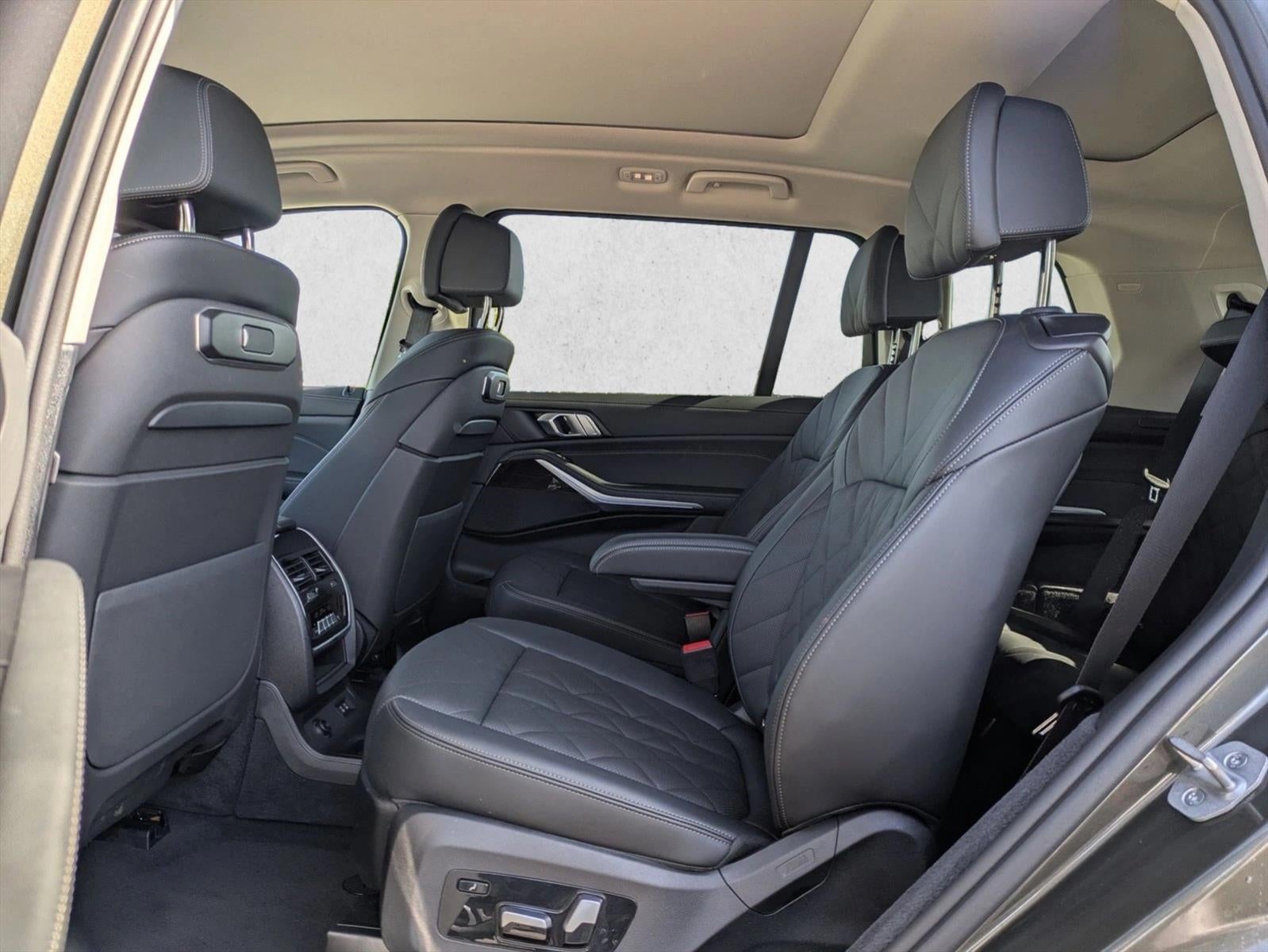 2026 BMW X7 xDrive40i Sports Activity Vehicle