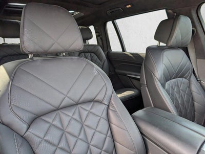 2024 BMW X7 xDrive40i Sports Activity Vehicle