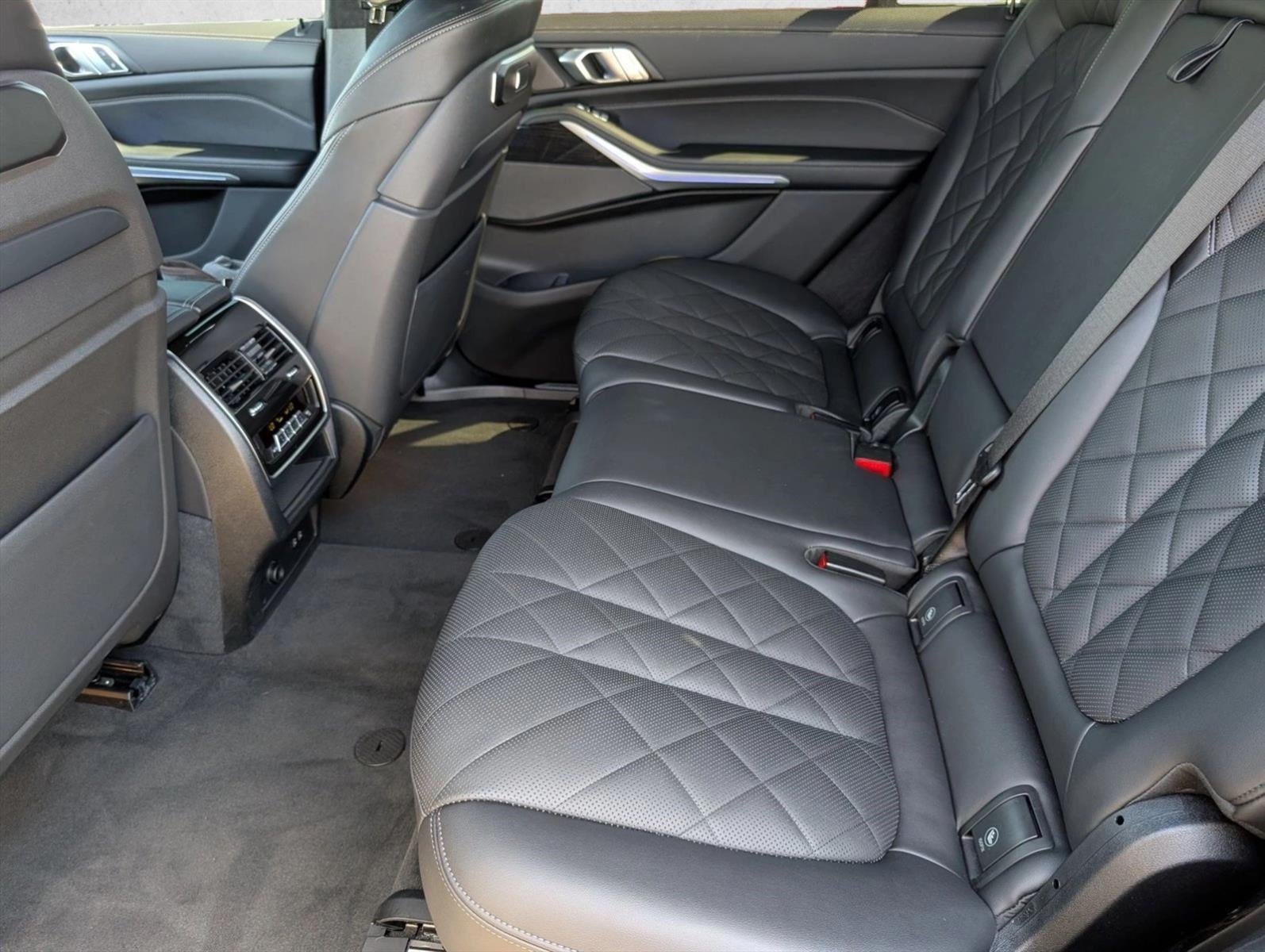 2024 BMW X7 xDrive40i Sports Activity Vehicle