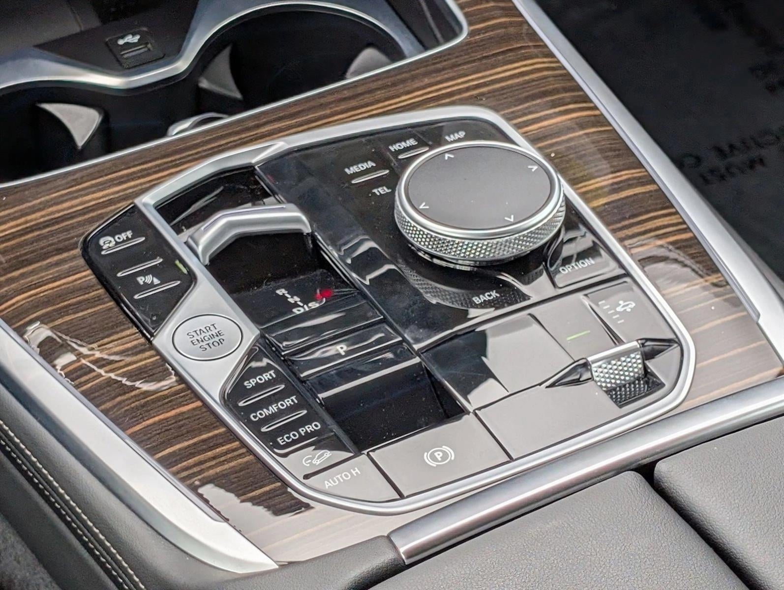 2025 BMW X7 xDrive40i Sports Activity Vehicle