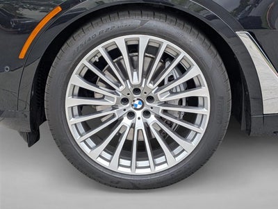 2025 BMW X7 xDrive40i Sports Activity Vehicle