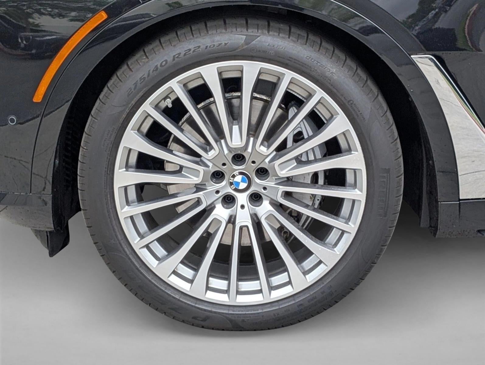 2025 BMW X7 xDrive40i Sports Activity Vehicle