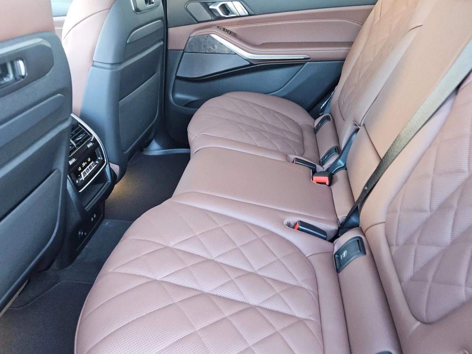 2027 BMW X7 xDrive40i Sports Activity Vehicle