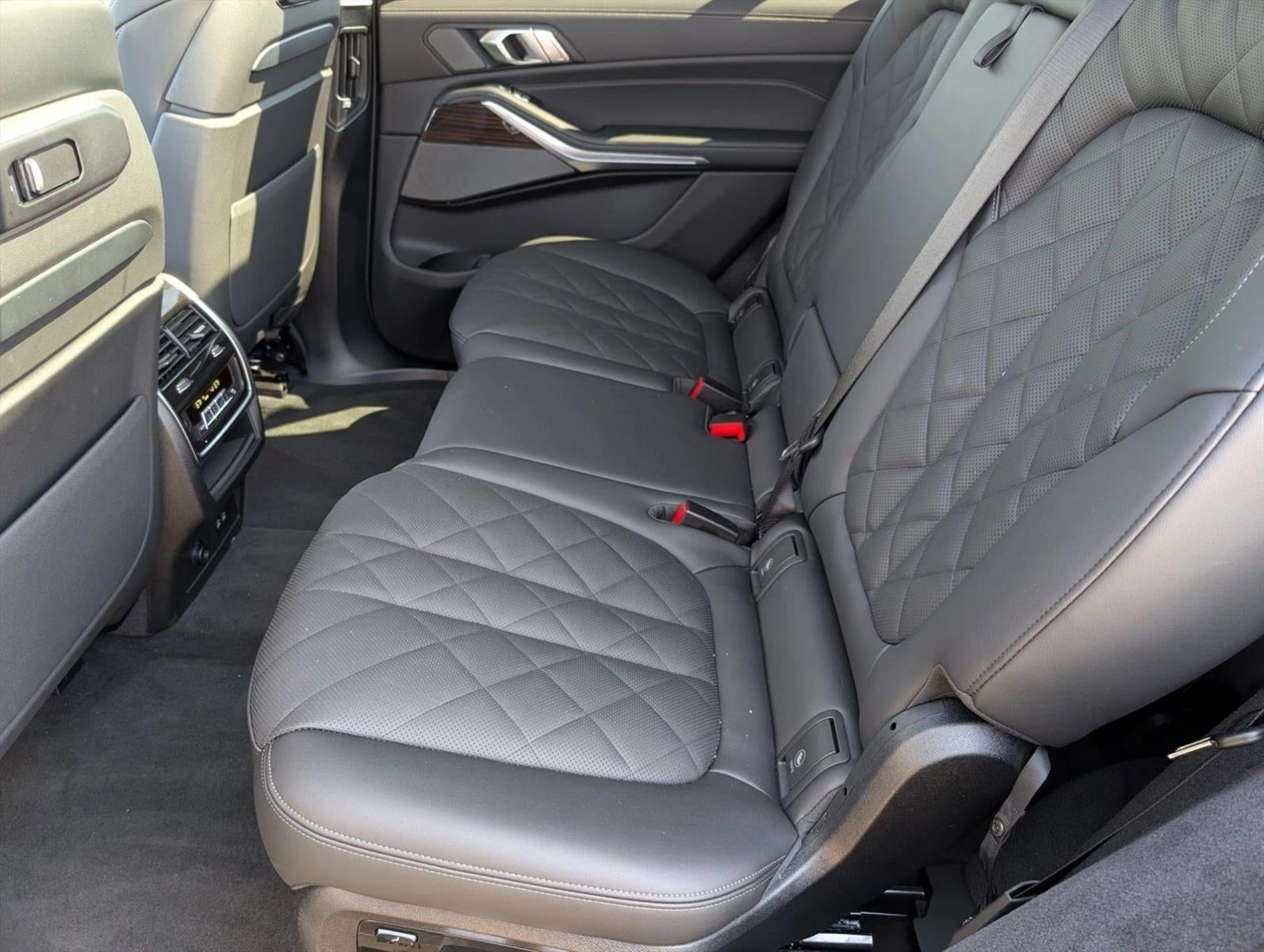 2026 BMW X7 xDrive40i Sports Activity Vehicle