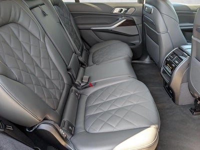 2026 BMW X7 xDrive40i Sports Activity Vehicle