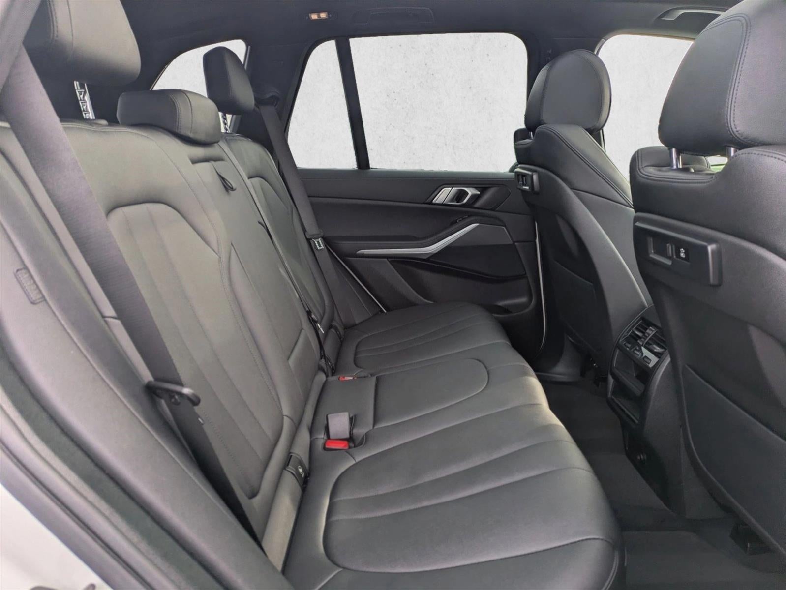 2022 BMW X5 sDrive40i Sports Activity Vehicle