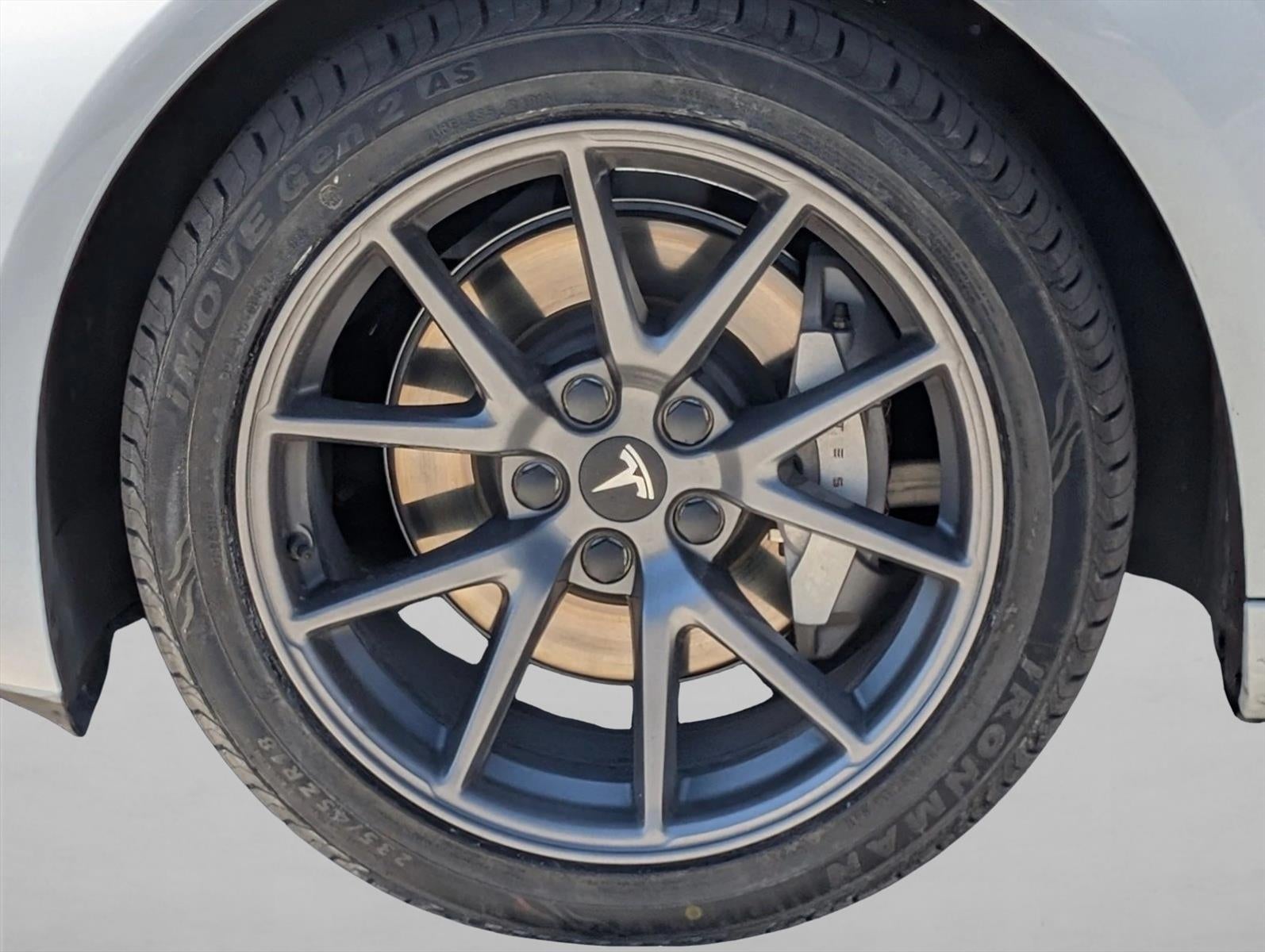 2023 Tesla Model 3 RWD