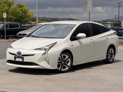 2017 Toyota Prius Three Touring (Natl)