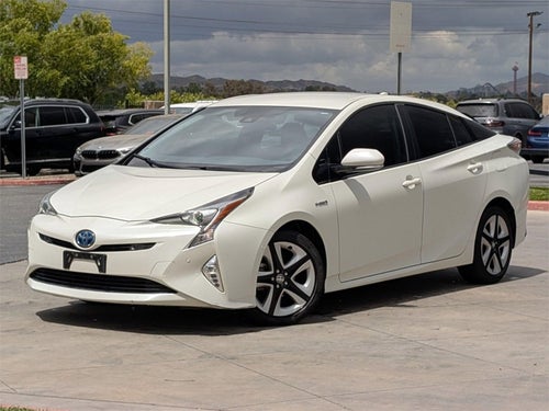 2017 Toyota Prius Three Touring (Natl)