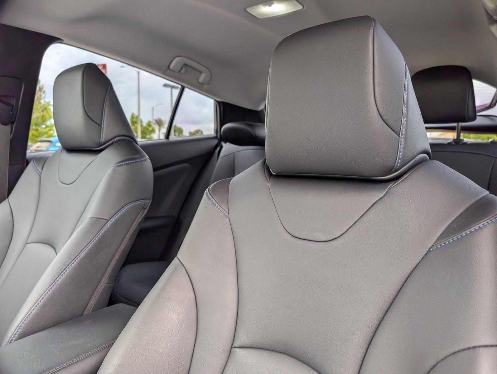 2017 Toyota Prius Three Touring (Natl)