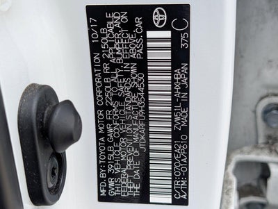 2017 Toyota Prius Three Touring (Natl)