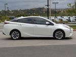 2017 Toyota Prius Three Touring (Natl)