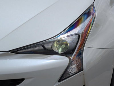 2017 Toyota Prius Three Touring (Natl)