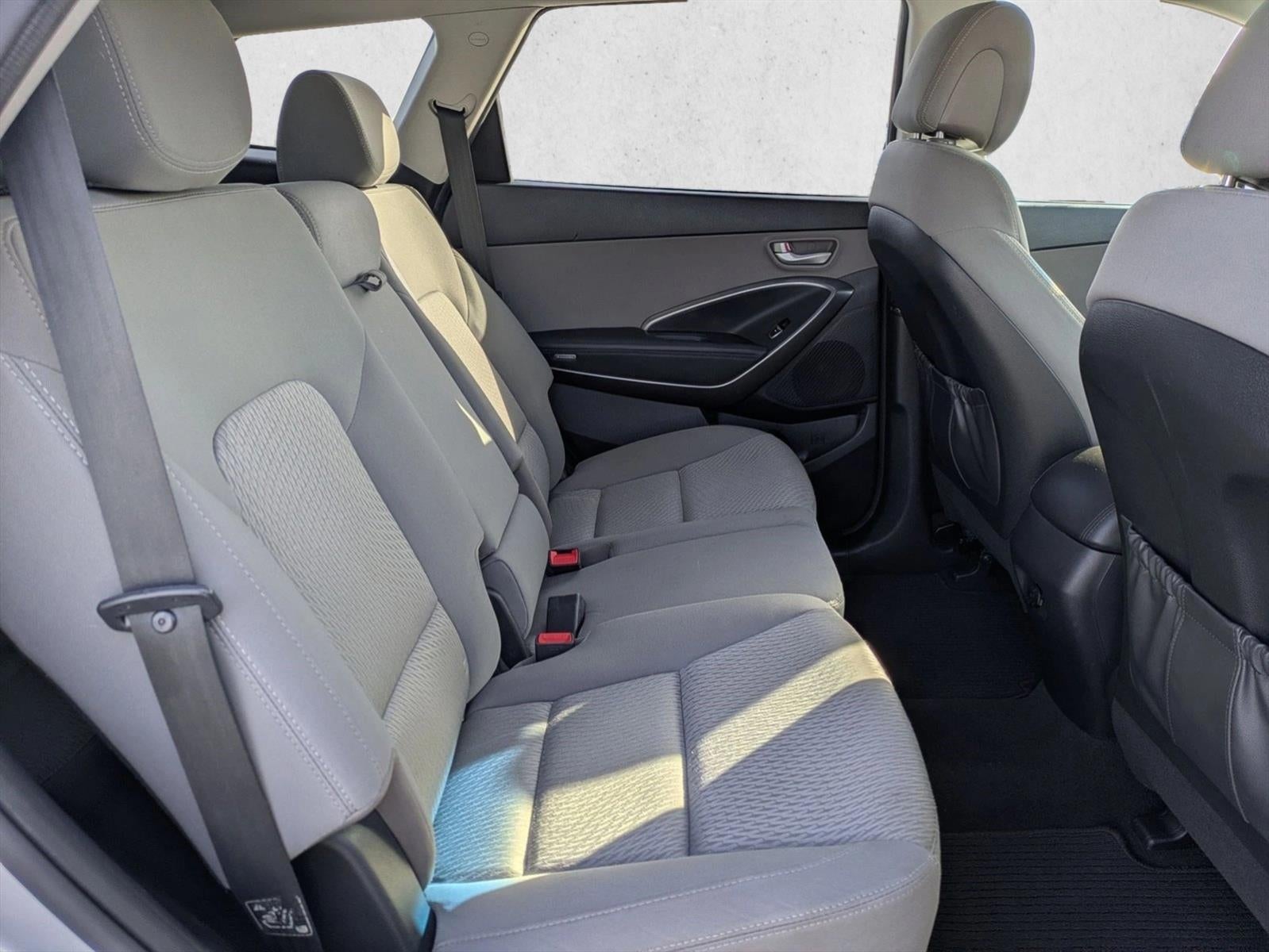 2017 Hyundai SANTA FE SE 3.3L Auto