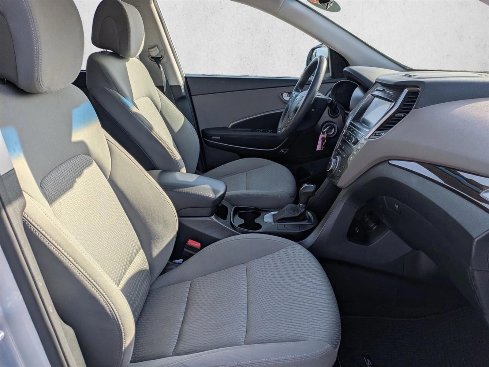 2017 Hyundai SANTA FE SE 3.3L Auto
