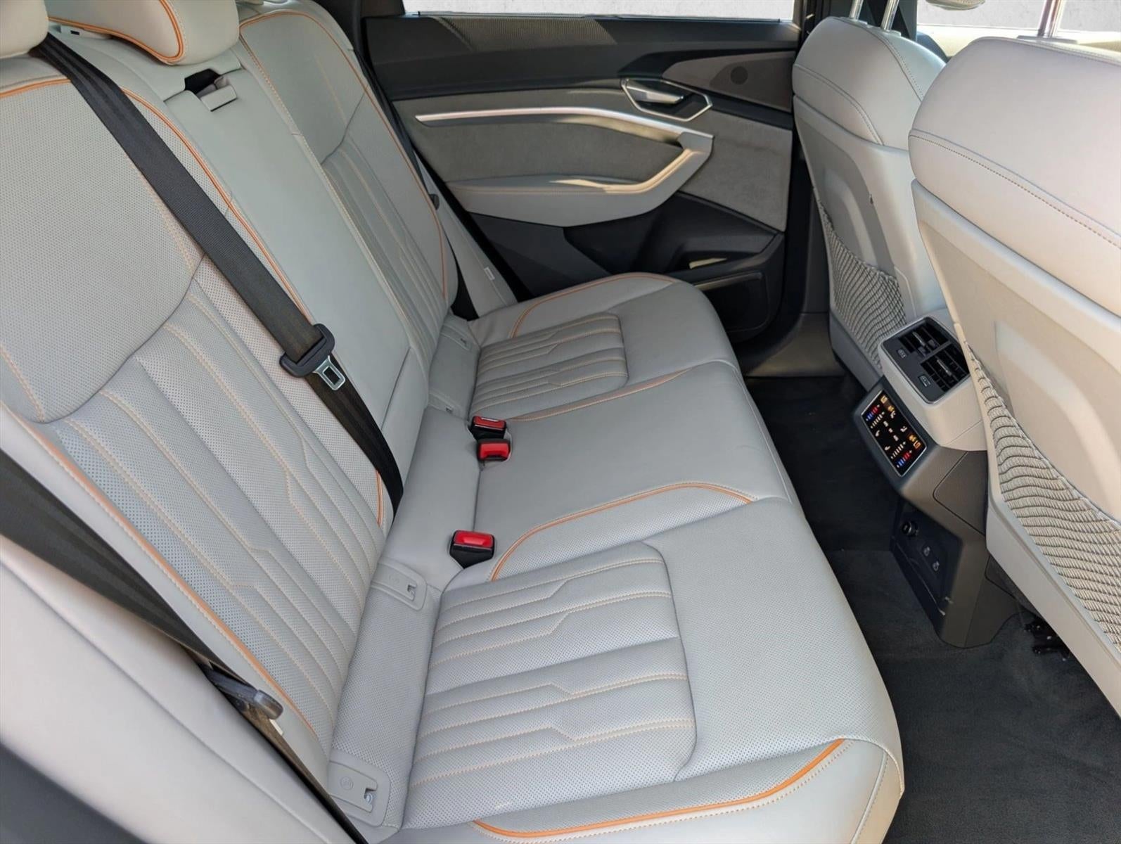 2024 Audi Q8 e-tron Sportback S line Prestige quattro