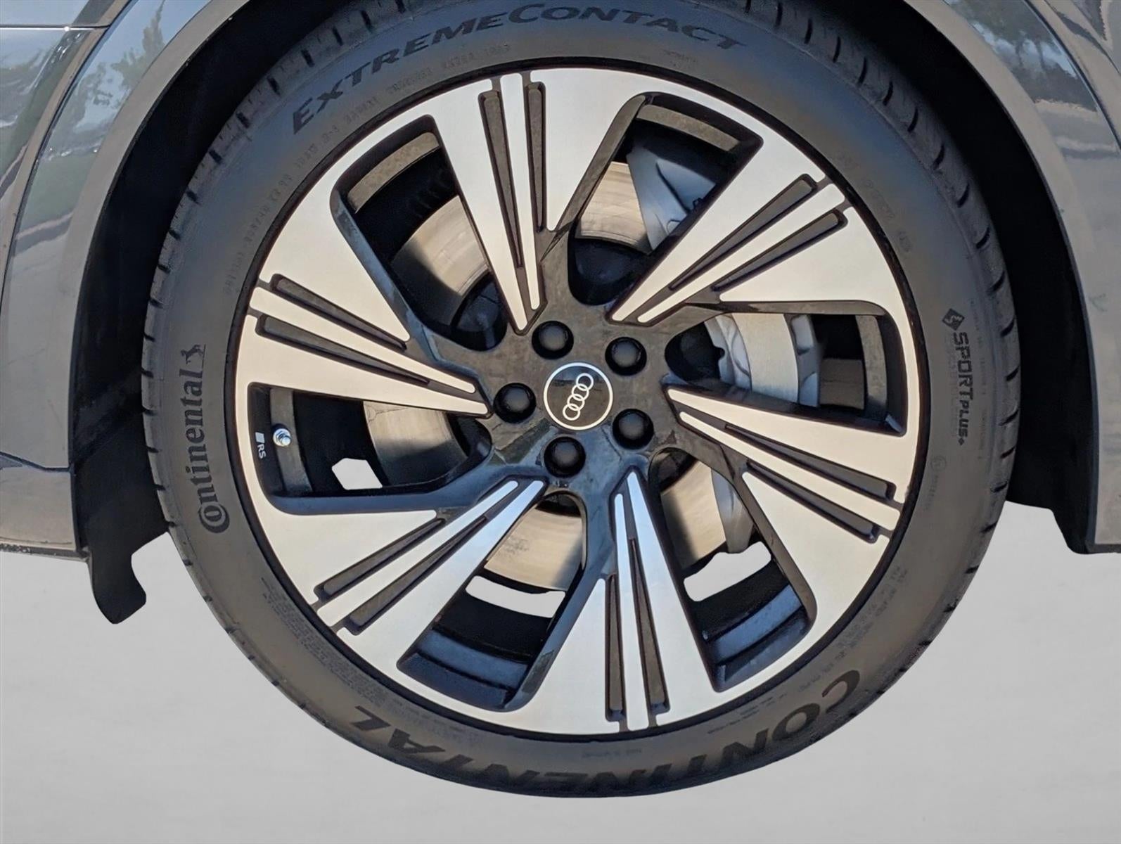 2024 Audi Q8 e-tron Sportback S line Prestige quattro