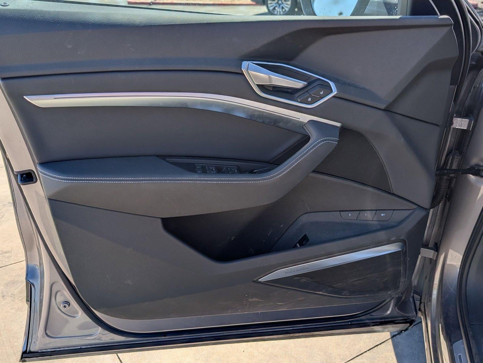 2019 Audi e-tron Premium Plus quattro