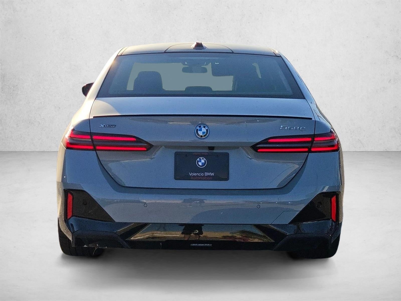2027 BMW 550e xDrive Sedan